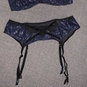 Navy and black lace garterbelt M/L